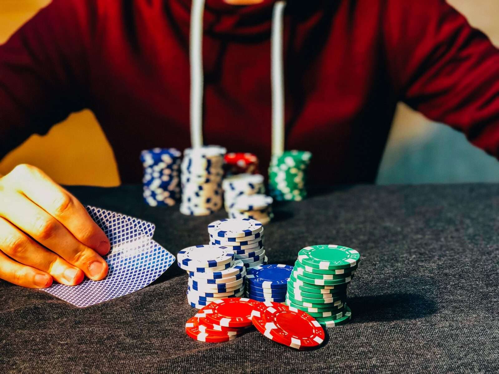 Poker 101: Mastering the Fundamentals for Winning Gameplay