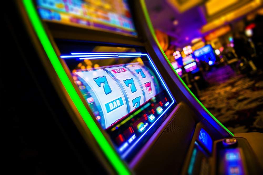 A Comprehensive Guide to Slot Machines: Understanding the Game of Chance