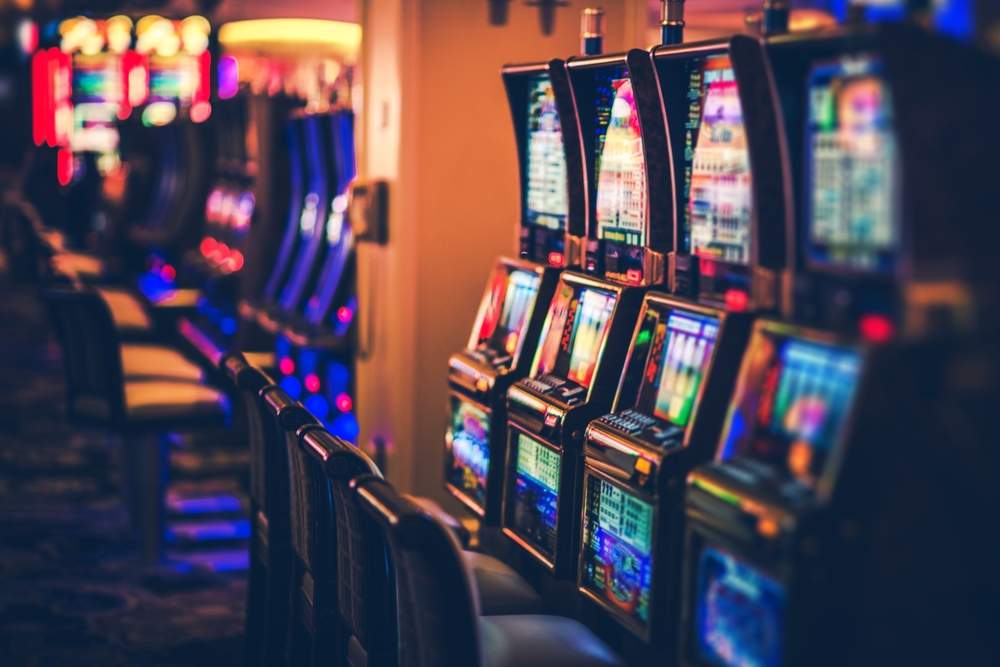 A Comprehensive Guide to Slot Machines: Understanding the Game of Chance